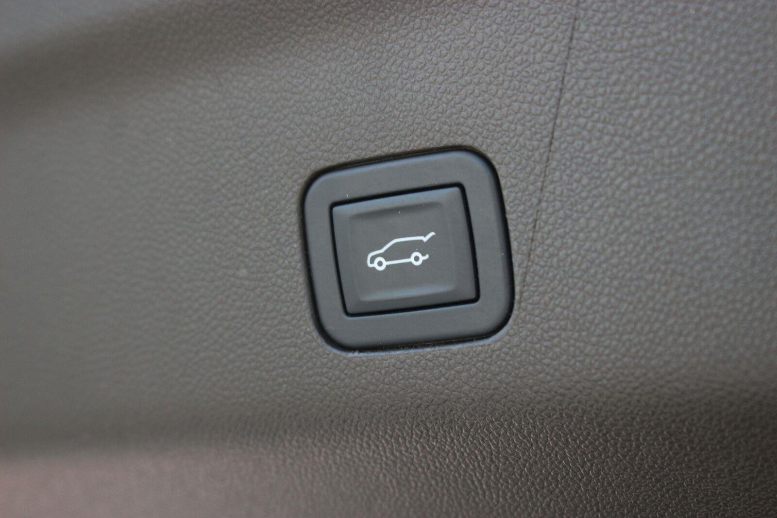 Used 2024 Black Chevrolet Z71 image 13