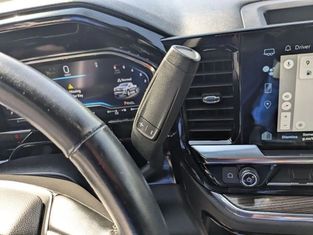 Used 2024 Summit White Chevrolet LT image 16