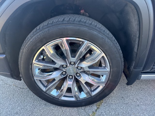 Used 2024 Silver GMC Denali image 10