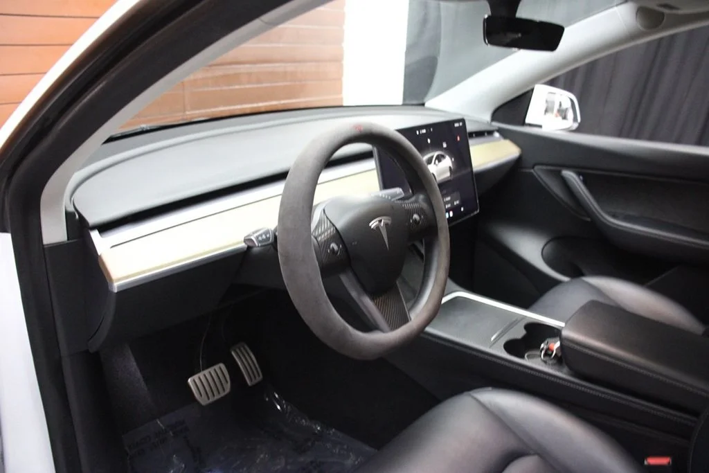 Used 2022 Pearl White Multi-Coat Tesla Performance image 24