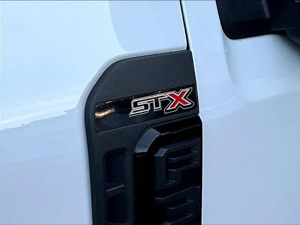 Used 2024 Oxford White Ford XL image 27