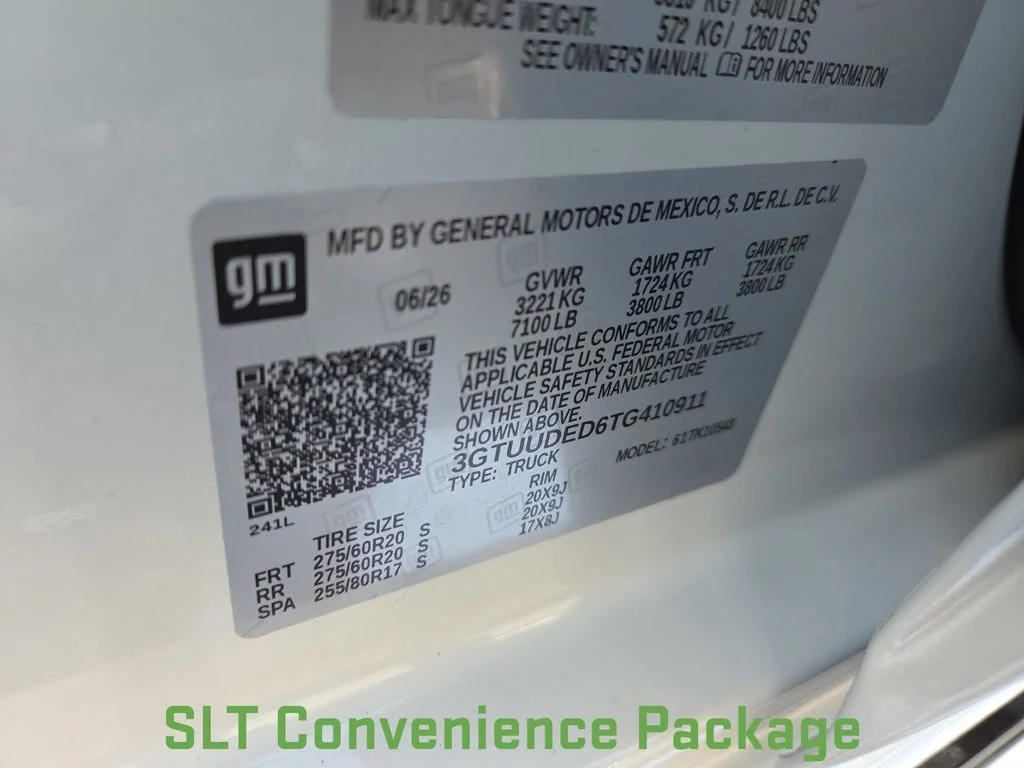 New 2026 White GMC SLT image 23