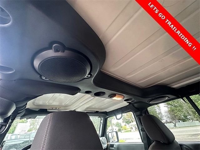 Used 2014 Gray Jeep Unlimited Sahara image 19