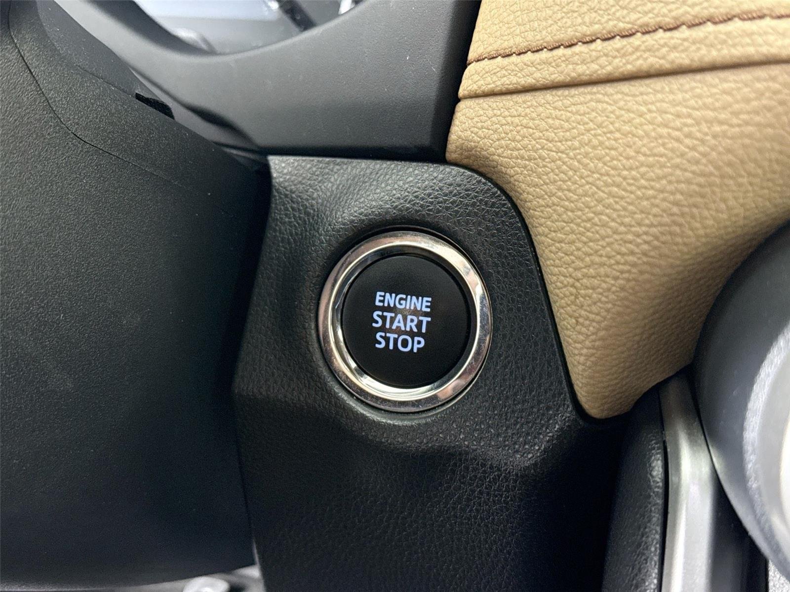 Used 2025 Midnight Black Metallic Toyota XLE Premium image 20