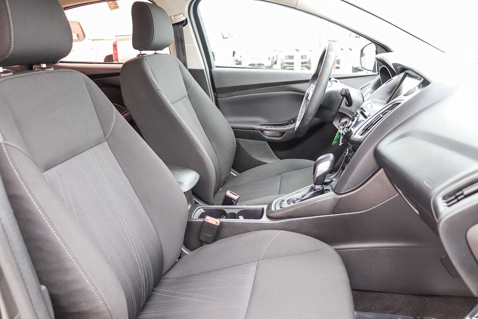 Used 2018 Magnetic Metallic Ford SEL image 13