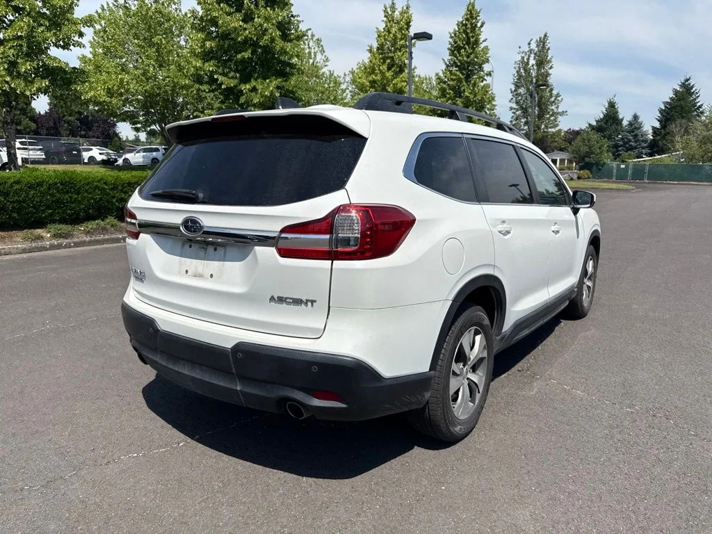 Used 2022 Crystal White Pearl Subaru Premium image 7