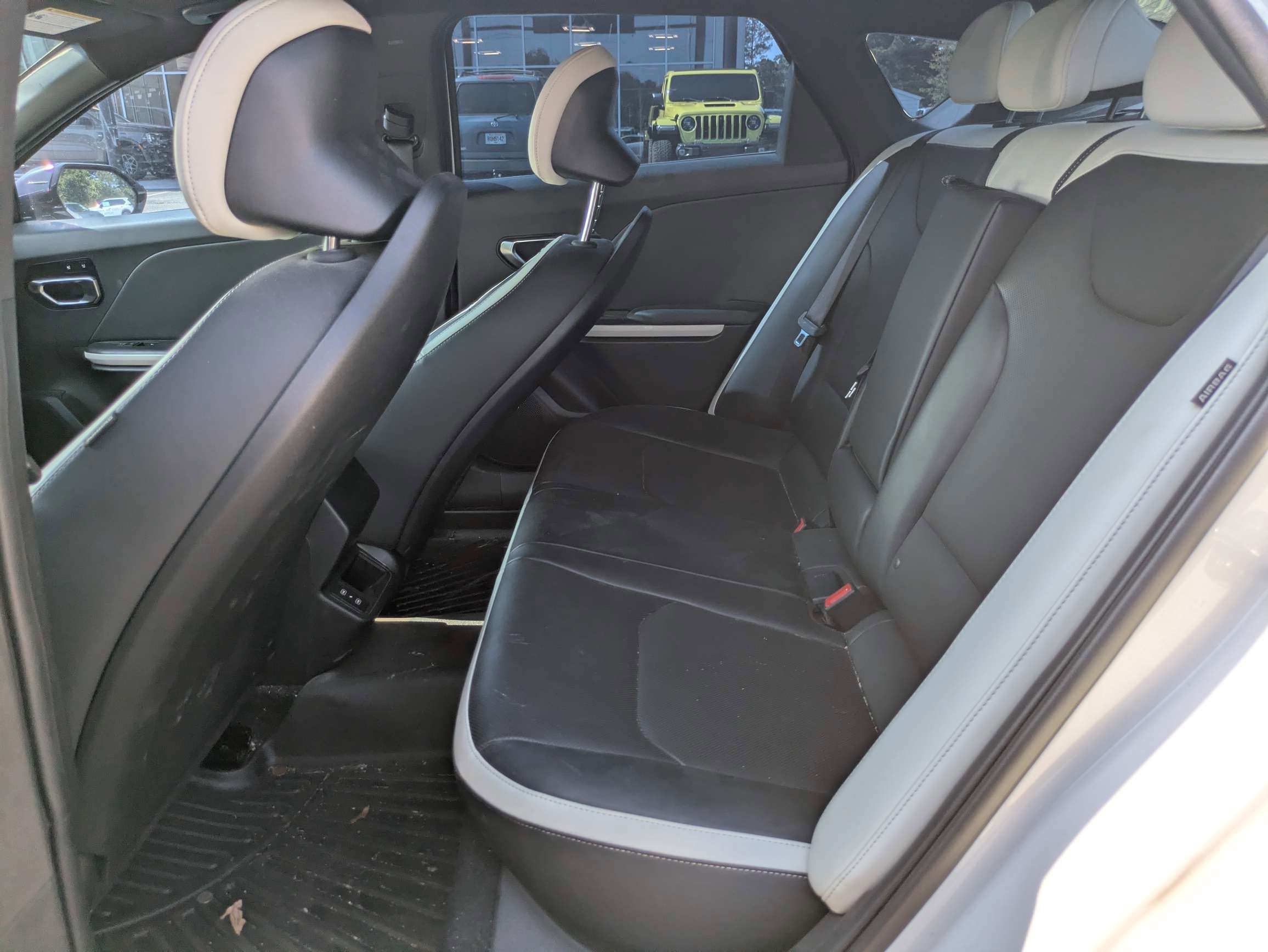 Used 2025 White Kia GT-Line image 9