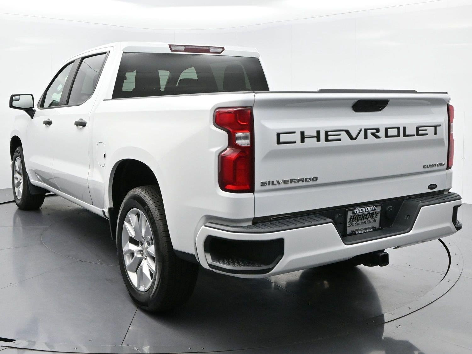 Used 2022 Summit White Chevrolet Custom image 5