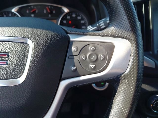 Used 2024 White GMC SLE image 12
