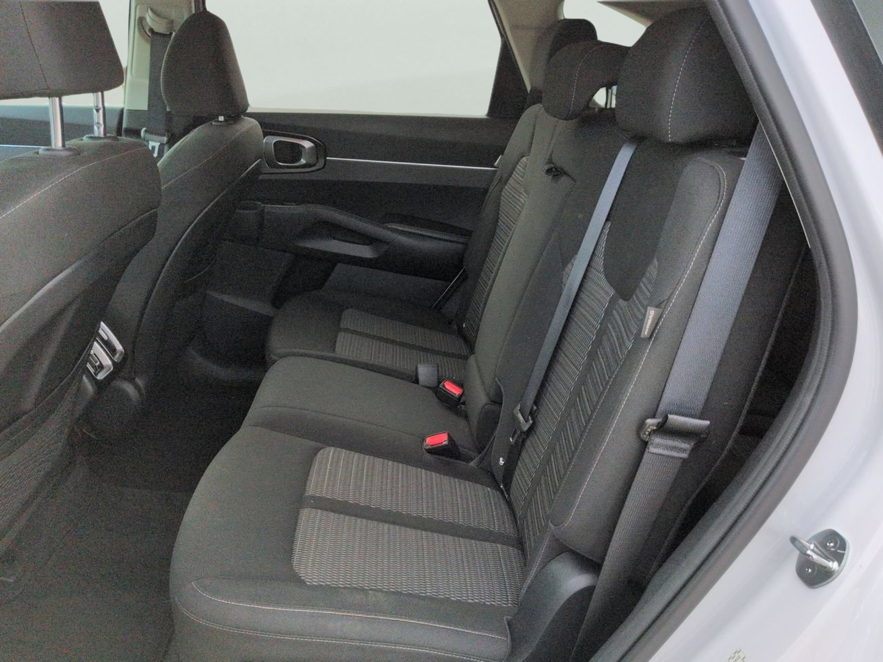Used 2024 Glacial White Pearl Kia LX image 11