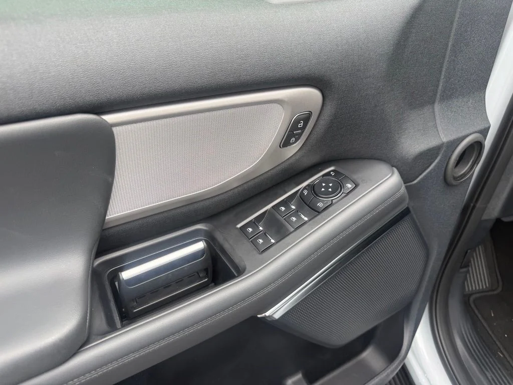 New 2026 Space Silver Metallic Ford MAX Active image 13