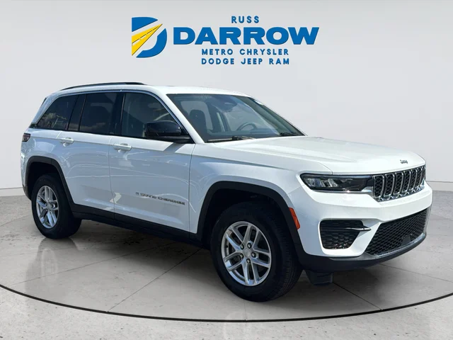Used 2024 White Jeep Laredo X image 7