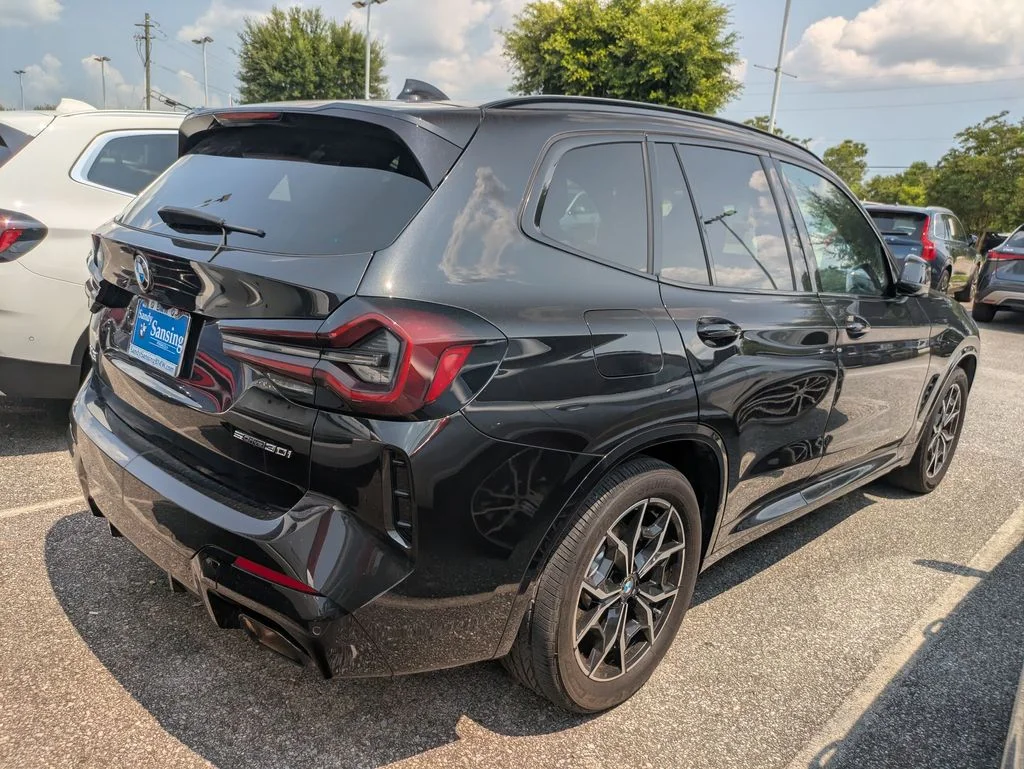 Used 2023 Black BMW sDrive30i image 2
