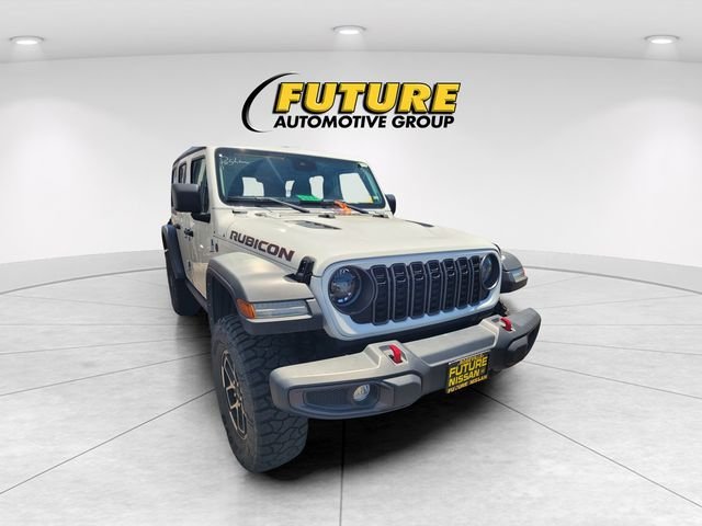 Used 2024 White/off-white Jeep Rubicon image 1