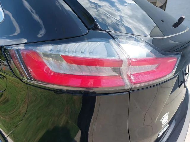 Used 2022 Black Ford SEL image 32