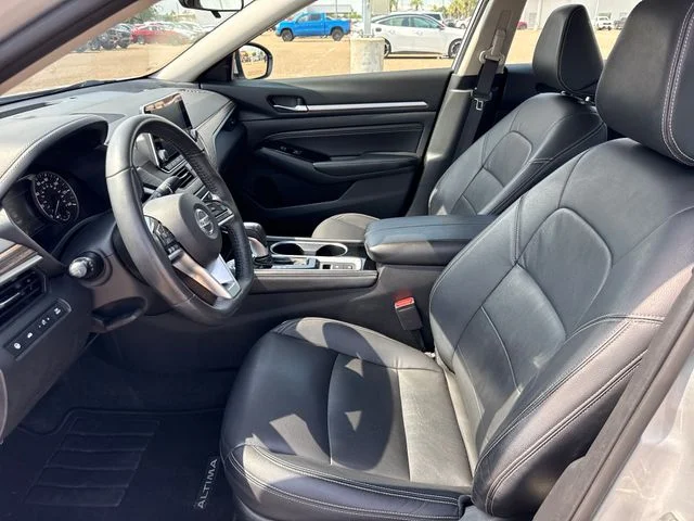 Used 2022 Silver Nissan 2.5 SL image 10