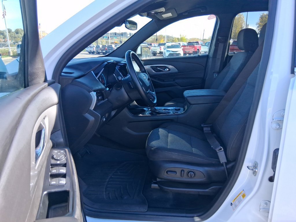 Used 2023 SUMMIT WHITE Chevrolet LT Cloth image 10