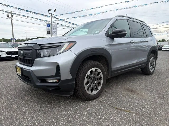 Certified Used 2025 Lunar Silver Metallic Honda TrailSport image 1