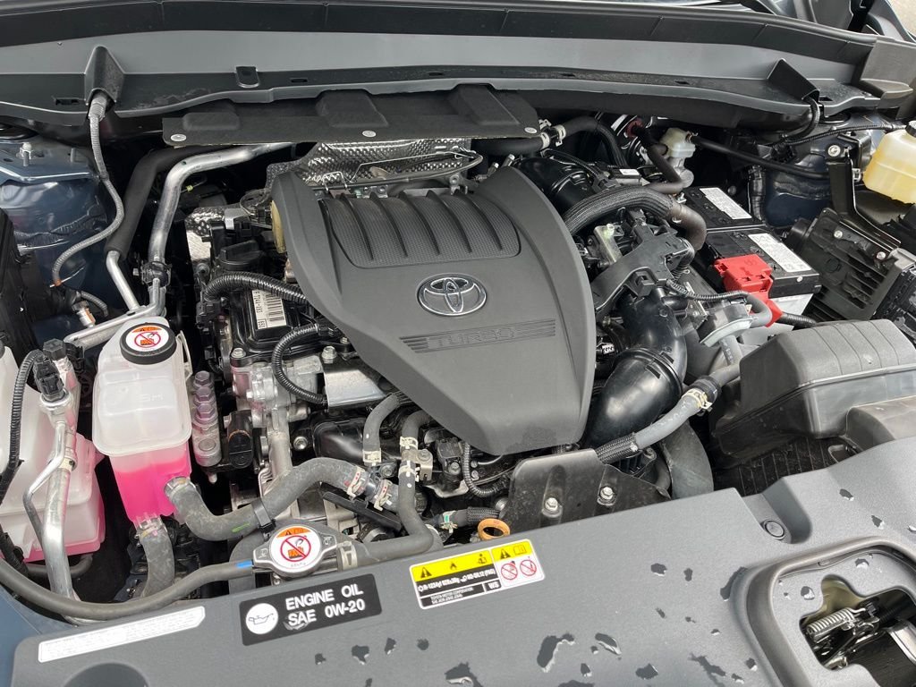 Used 2024 White Toyota XLE image 27