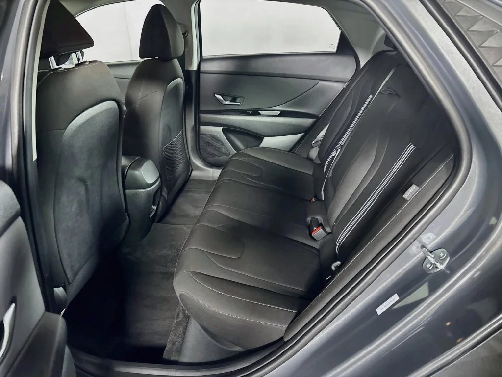 Used 2025 Gray Hyundai SEL Convenience image 21