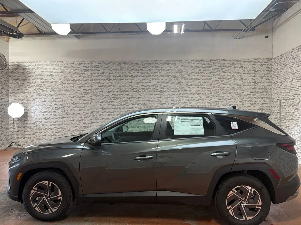 New 2026 Amazon Gray Hyundai  image 4
