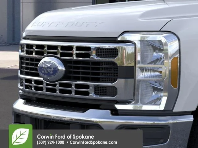 New 2026 Oxford White Ford XLT image 17