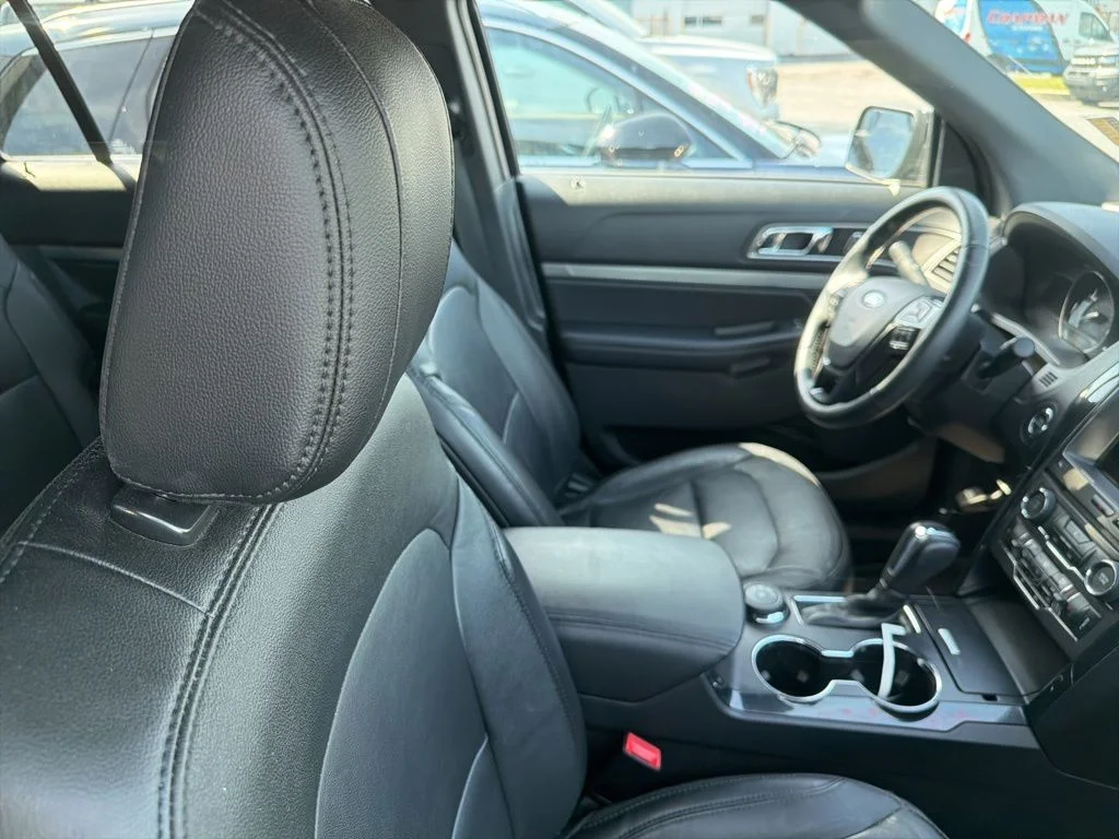 Certified Used 2018 Shadow Black Ford XLT image 15