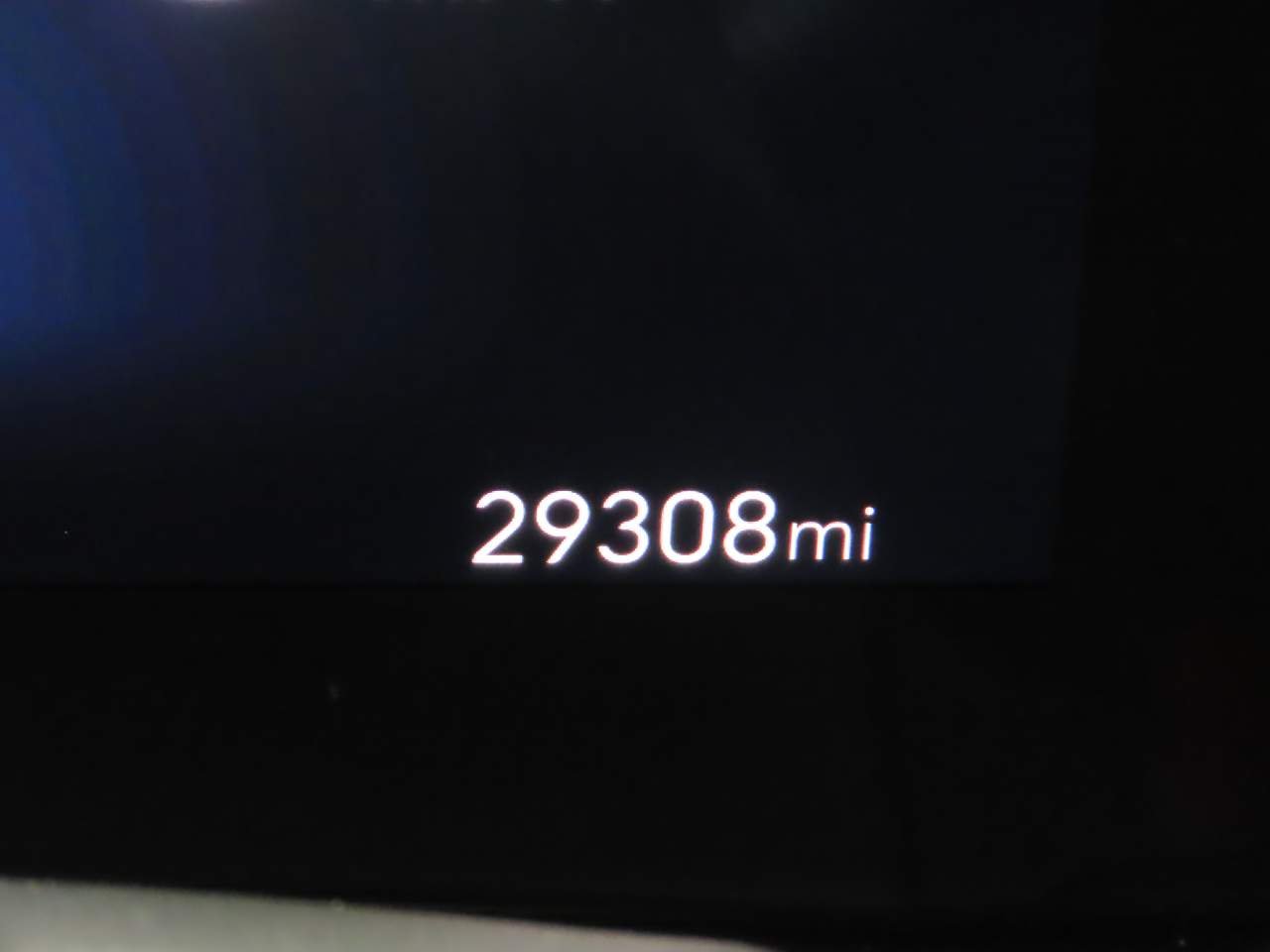 Used 2025 Summit White Buick Sport Touring image 7