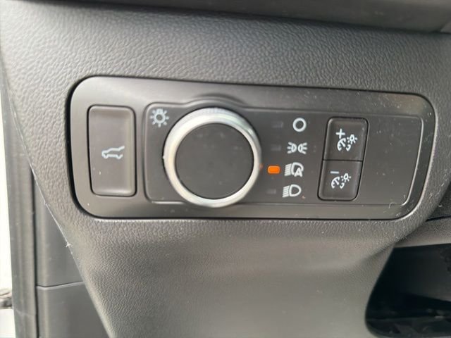 Used 2022 White Ford SE image 14