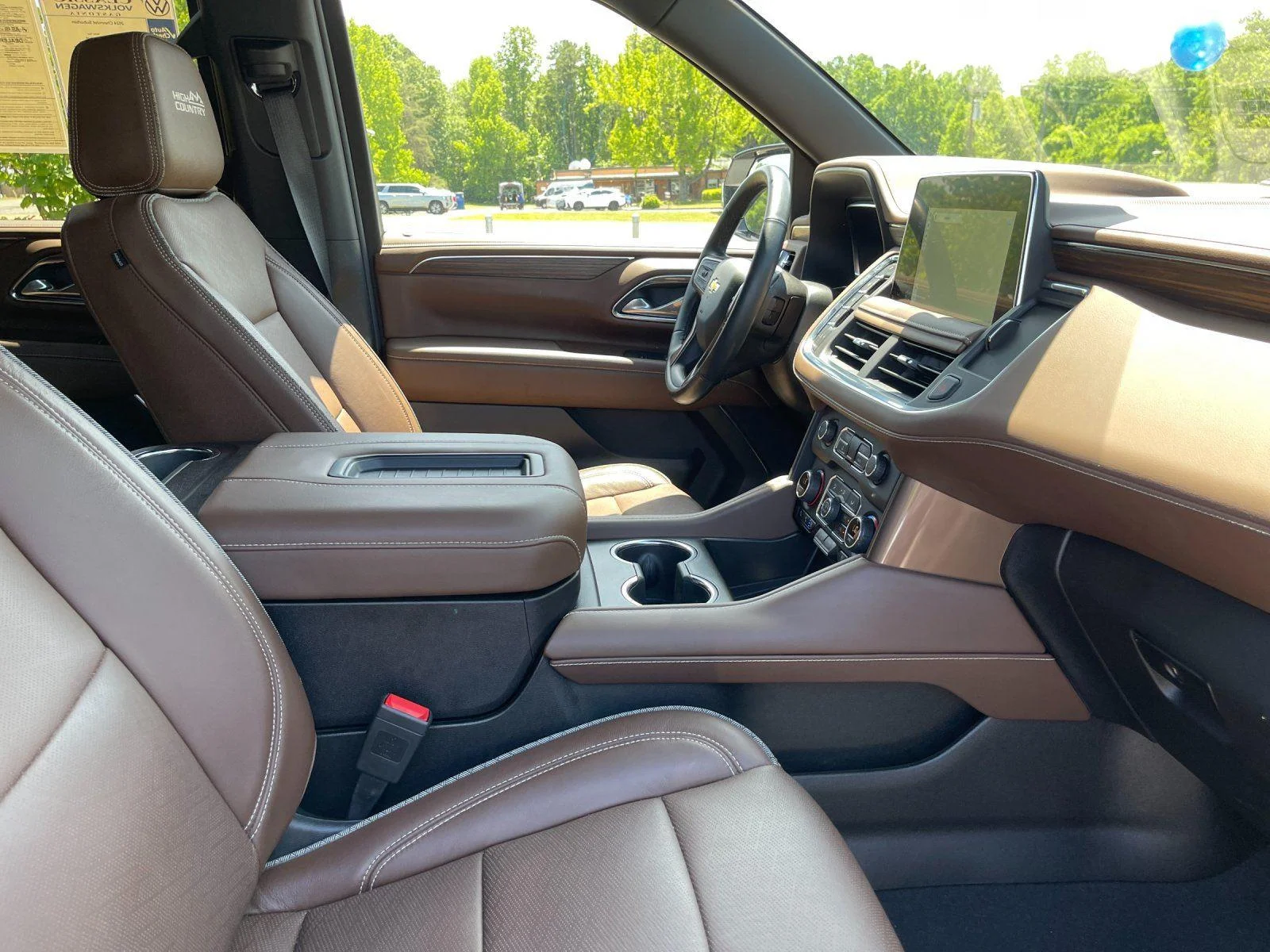 Used 2024 Iridescent Pearl Tricoat Chevrolet High Country image 41