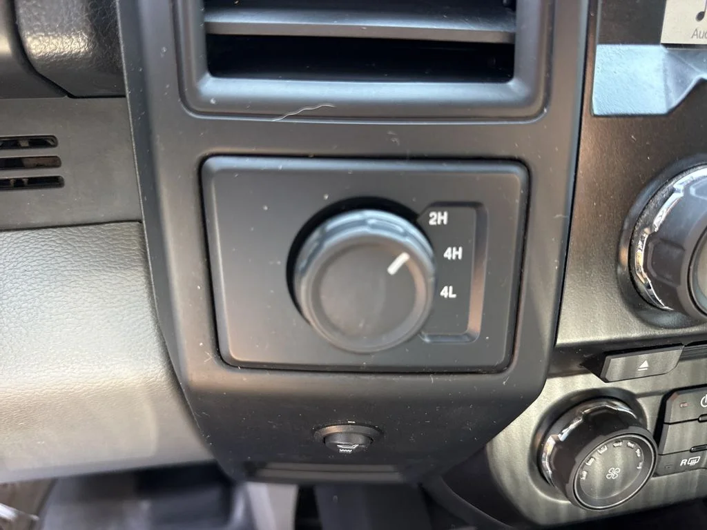 Used 2018 Blue Ford XL image 21