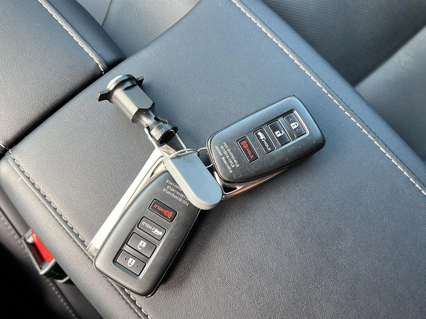 Used 2022 Atomic Silver Lexus RX 350 image 16