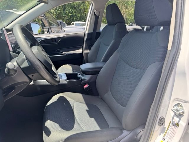 2025 Toyota RAV4 LE - Photo 11