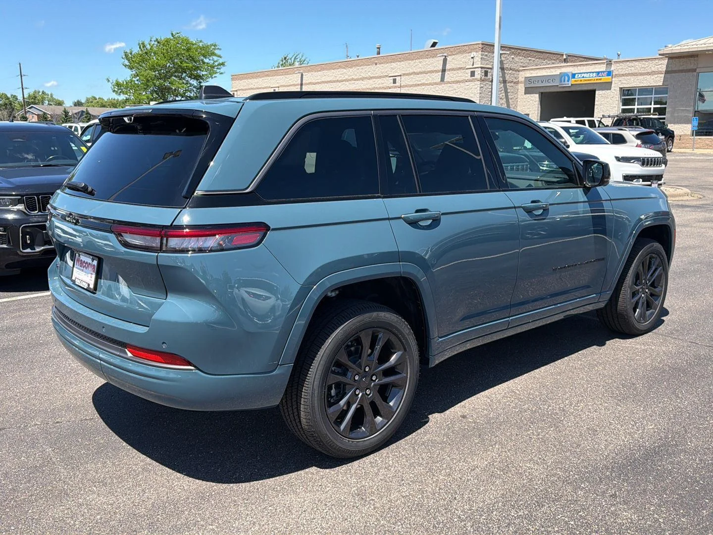 New 2026 Steel Blue Exterior Paint Jeep Limited Reserve image 7