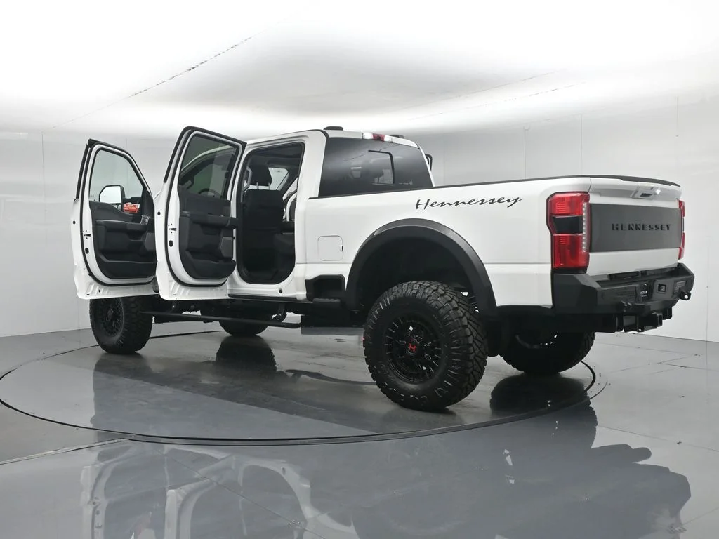 New 2026 Star White Metallic Tri-Coat Ford Lariat image 38