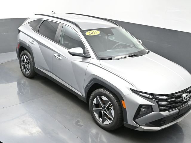 Used 2025 Silver Hyundai SEL image 39