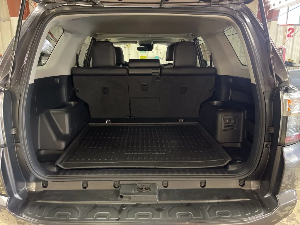 Used 2021 Gray Toyota Venture image 10