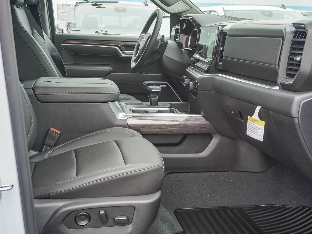 2026 Chevrolet Silverado 1500 LTZ - Photo 12