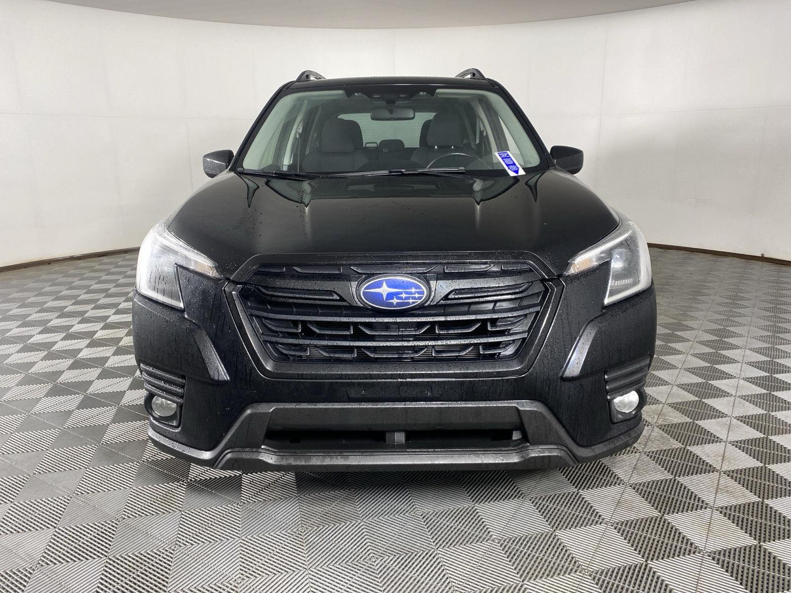 Used 2023 Crystal Black Silica Subaru Premium image 2