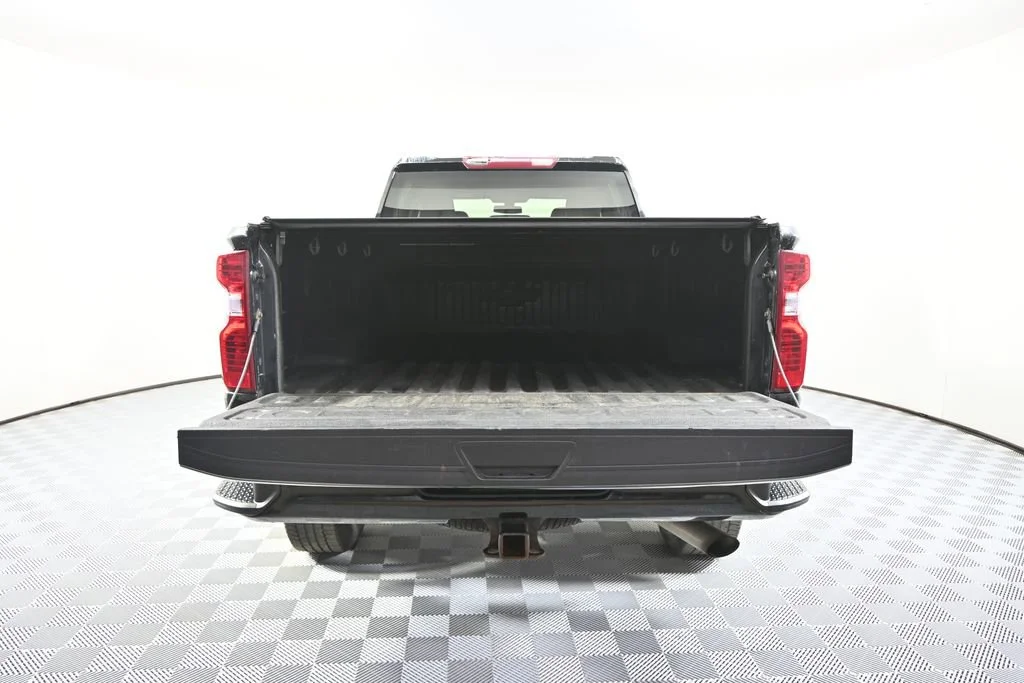 Used 2021 Black Chevrolet LT image 6