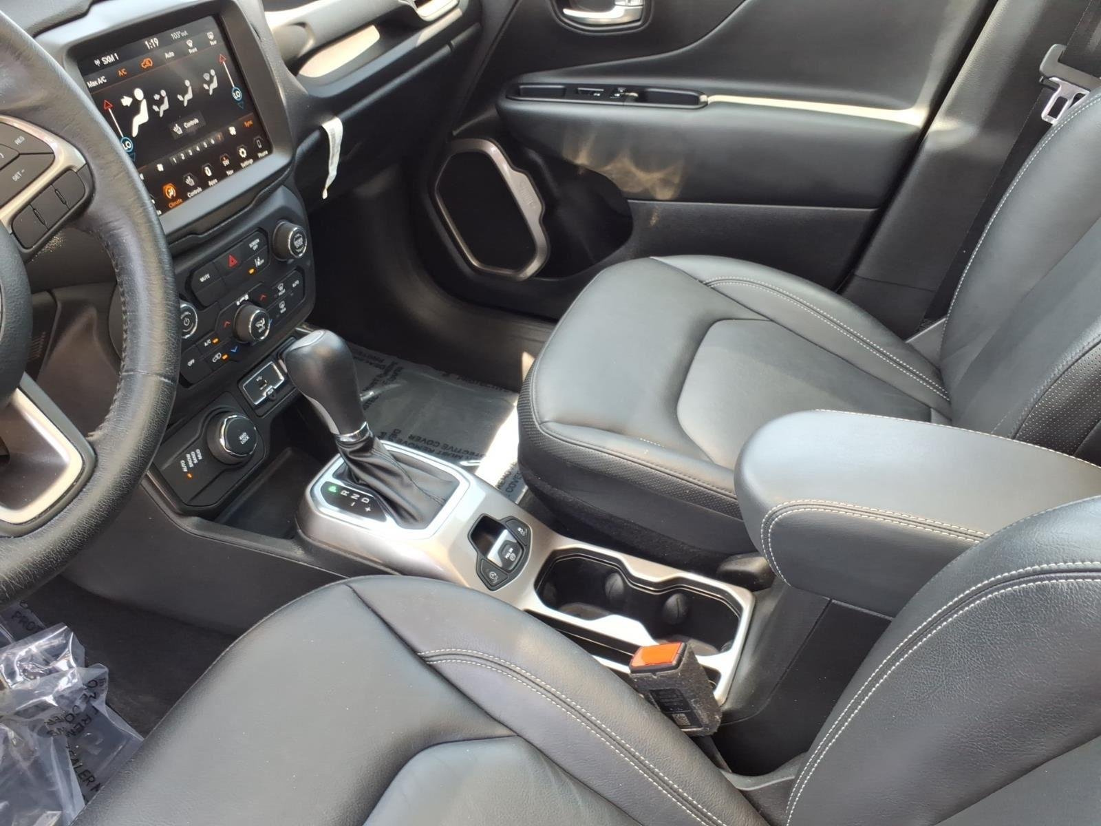 Used 2022 Alpine White Clearcoat Jeep Limited image 23