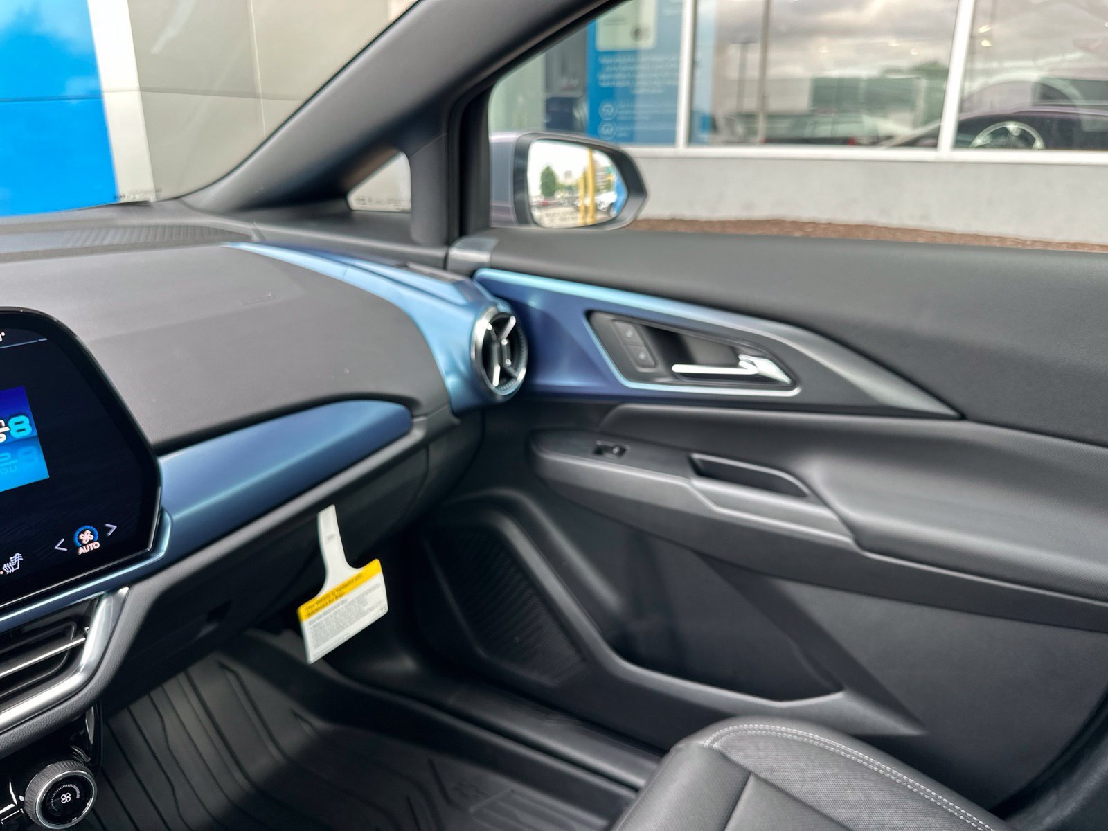 2026 Chevrolet Equinox EV 2LT - Photo 38