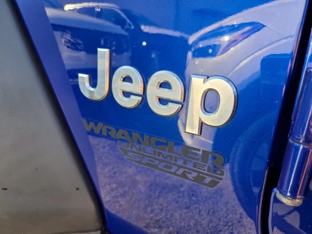 Used 2020 Blue Jeep Unlimited Sport S image 10
