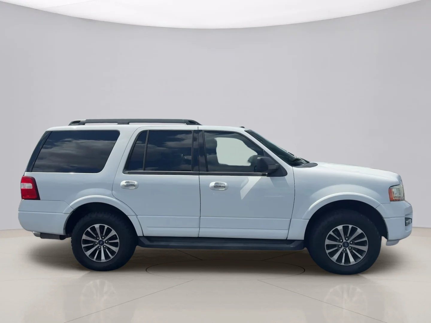 Used 2017 White Ford XLT image 6