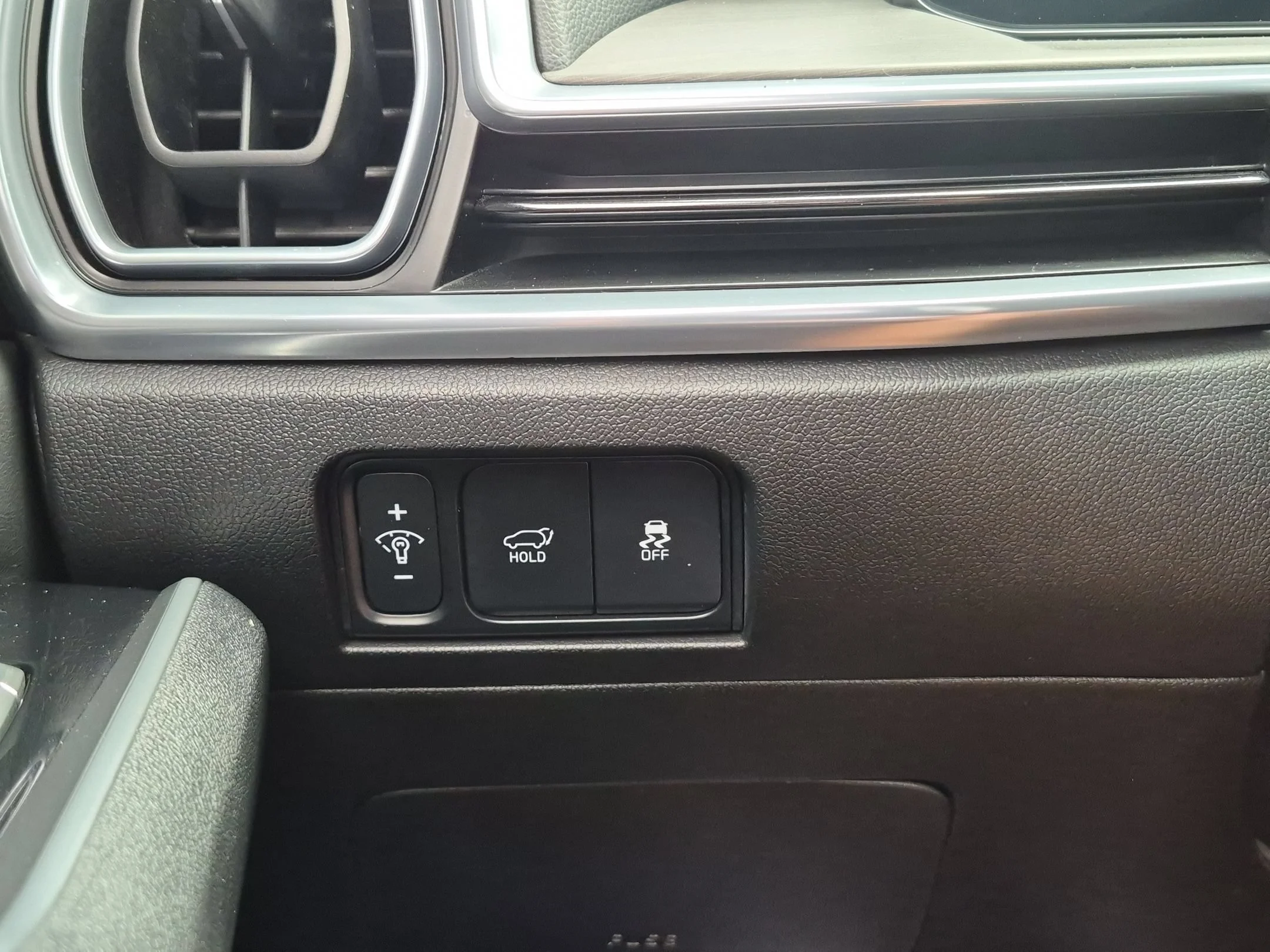 Used 2025 Wolf Gray Kia X-Line SX image 17
