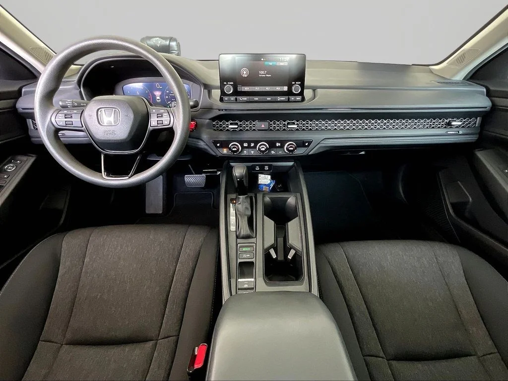 2025 Honda Accord SE - Photo 8