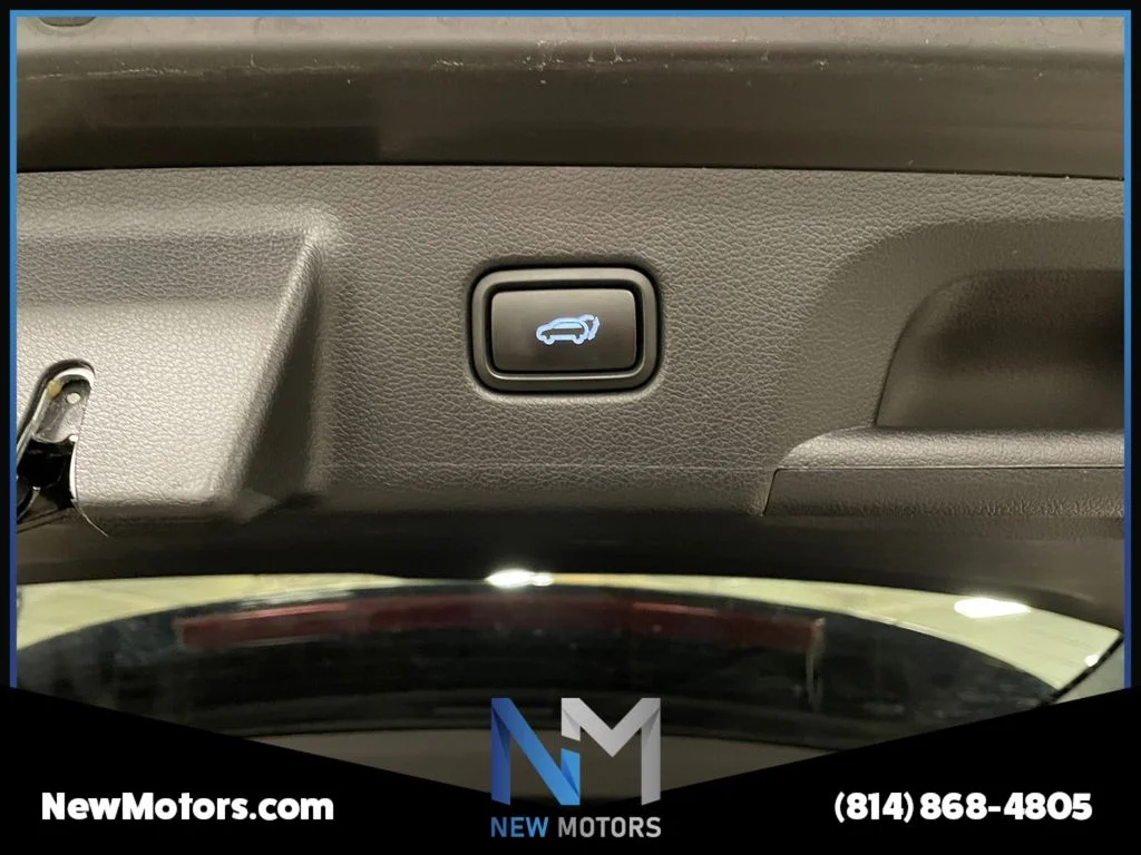 Used 2022 Black Hyundai Calligraphy image 17
