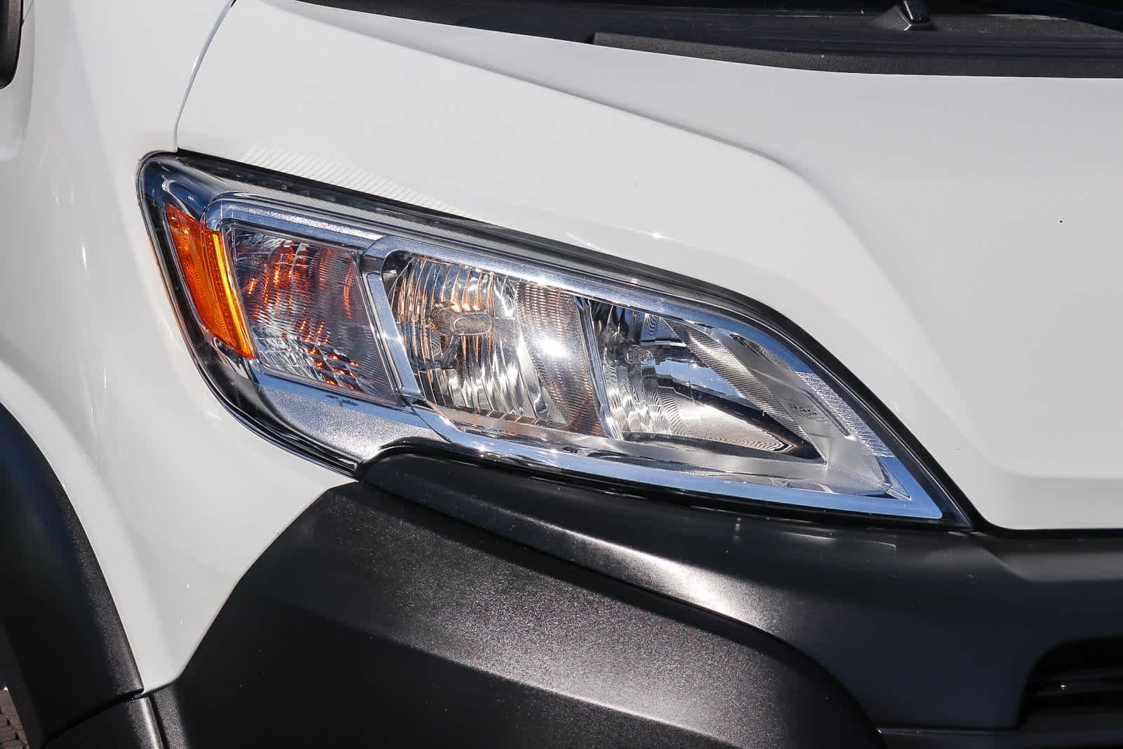 New 2027 Bright White Clearcoat RAM Tradesman image 8