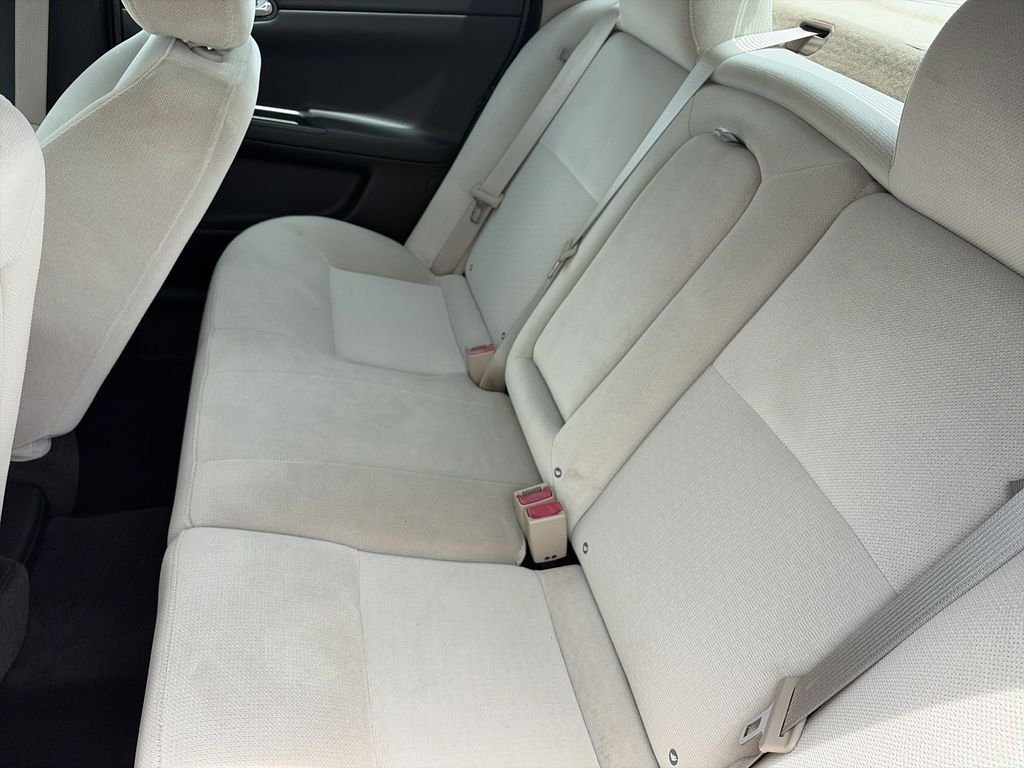 Used 2013 Gray Chevrolet LT image 27