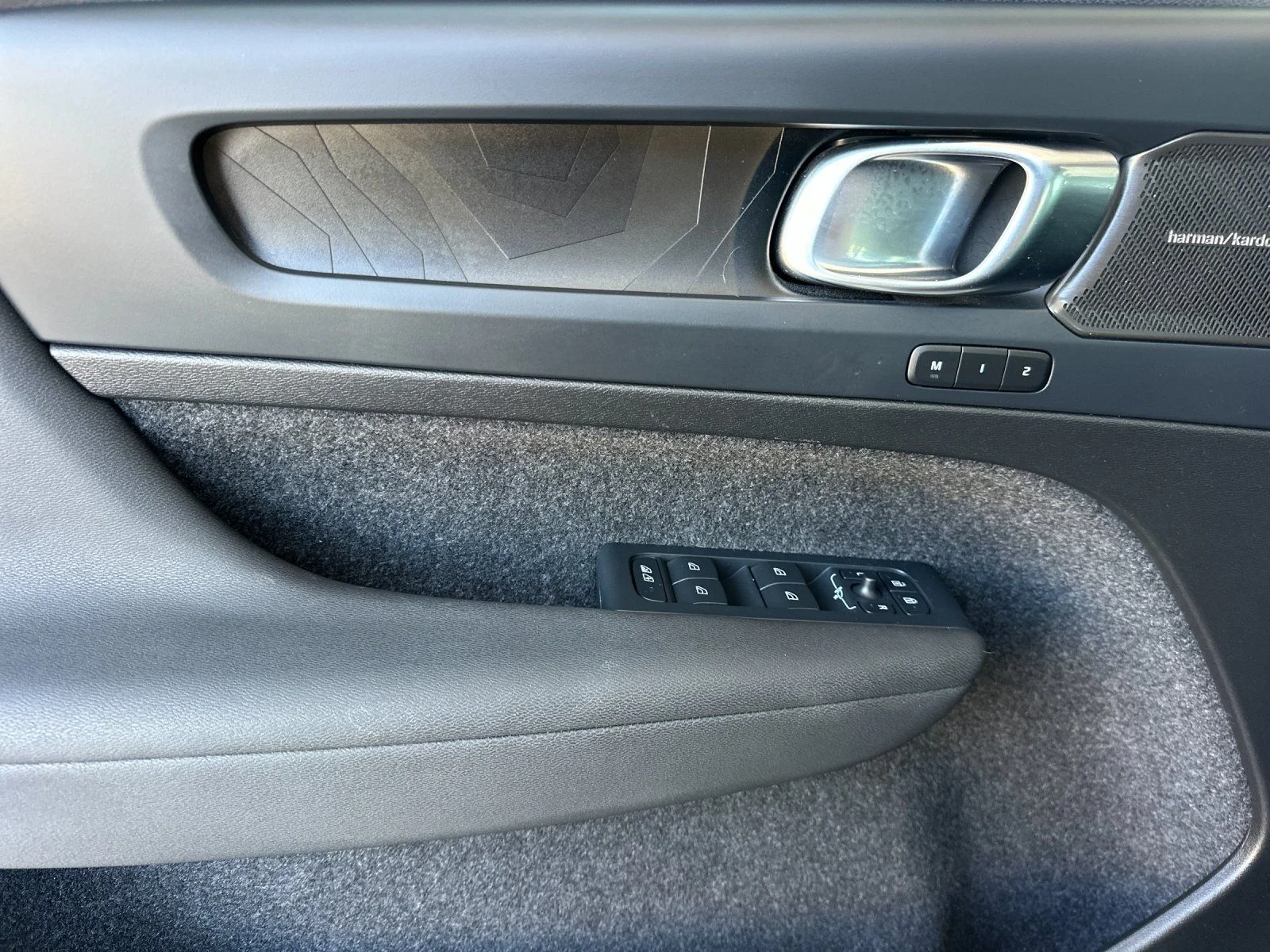 Used 2023 Silver Volvo Ultimate image 10